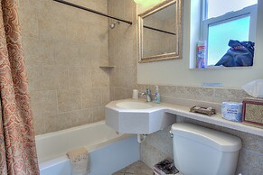 La Fiesta Ocean Inn And Suites