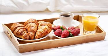 La Fiesta Ocean Inn And Suites