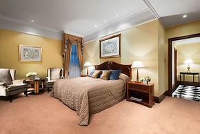 St. James' Court, A Taj Hotel, London