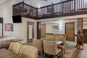 AmericInn by Wyndham Duluth South Black Woods Event Center