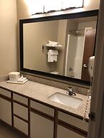 Hawthorn Extended Stay by Wyndham Milwaukee Airport