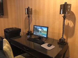 Ivy Court Inn & Suites