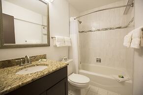 Ivy Court Inn & Suites