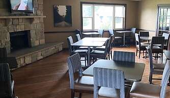 Ivy Court Inn & Suites