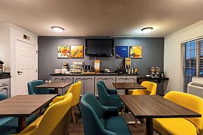 Quality Inn & Suites Tulare