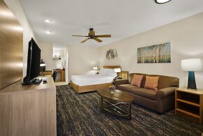 La Fuente Inn & Suites