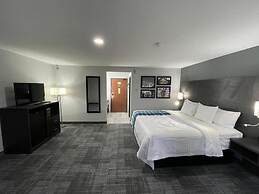 La Quinta Inn by Wyndham Indianapolis Airport Executive Dr