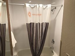 La Quinta Inn by Wyndham Indianapolis Airport Executive Dr