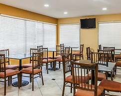 Quality Inn & Suites Shelbyville I-74