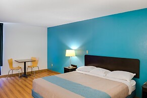 Motel 6 Richmond, IN