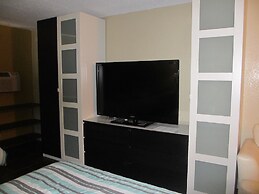 Riverside Suites