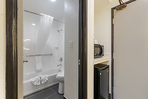 La Quinta Inn & Suites by Wyndham Des Moines West Clive