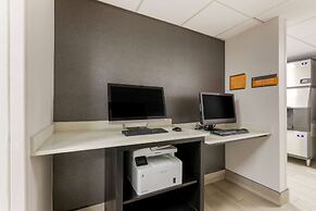 La Quinta Inn & Suites by Wyndham Des Moines West Clive