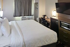 Clarion Pointe Bettendorf - Quad Cities