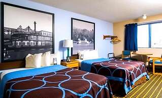 Super 8 by Wyndham Burlington