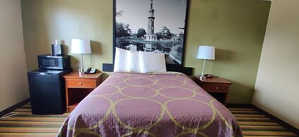 Super 8 by Wyndham Champaign