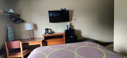 Super 8 by Wyndham Champaign