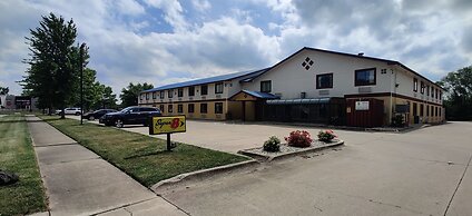 Super 8 by Wyndham Champaign