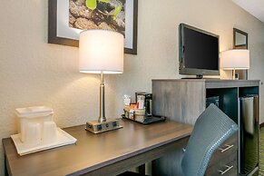 Quality Inn & Suites Leesburg Chain of Lakes