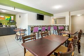 Quality Inn & Suites Leesburg Chain of Lakes