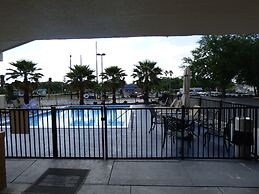 Quality Inn & Suites Leesburg Chain of Lakes