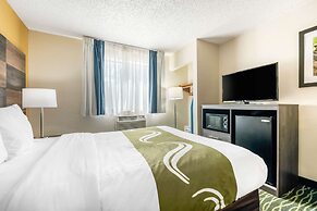 Quality Inn & Suites Leesburg Chain of Lakes