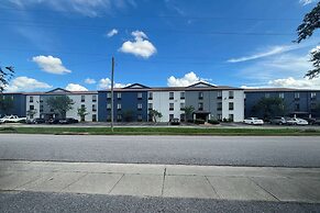 Quality Inn & Suites at Airport Blvd I-65