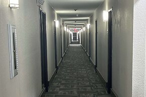 Quality Inn & Suites at Airport Blvd I-65