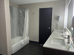 Quality Inn & Suites at Airport Blvd I-65