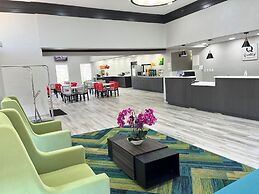 Quality Inn & Suites at Airport Blvd I-65