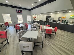 Quality Inn & Suites at Airport Blvd I-65