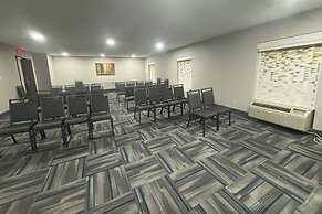 Quality Inn & Suites at Airport Blvd I-65
