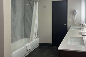 Quality Inn & Suites at Airport Blvd I-65