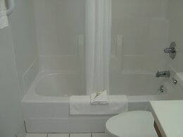 Super 8 by Wyndham Ottawa Starved Rock