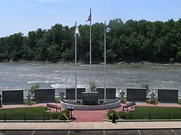 Super 8 by Wyndham Ottawa Starved Rock