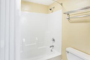 Super 8 by Wyndham Ottawa Starved Rock