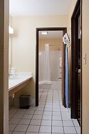 Super 8 by Wyndham Ottawa Starved Rock