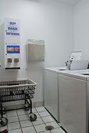 Super 8 by Wyndham Ottawa Starved Rock