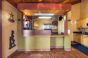 Super 8 by Wyndham Dodge City