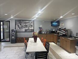 Super 8 by Wyndham Sherman