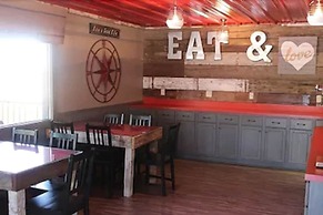 Vintage Block Inn & Suites