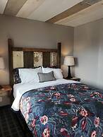 Vintage Block Inn & Suites