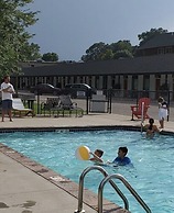 Vintage Block Inn & Suites