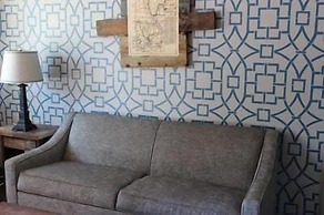 Vintage Block Inn & Suites