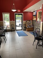 Travelodge by Wyndham La Porte/Michigan City Area