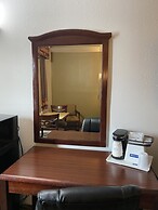 Travelodge by Wyndham La Porte/Michigan City Area