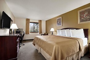 Travelodge by Wyndham La Porte/Michigan City Area