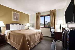 Travelodge by Wyndham La Porte/Michigan City Area