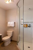 West Beach Inn, a Coast Hotel