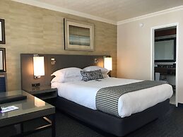 West Beach Inn, a Coast Hotel